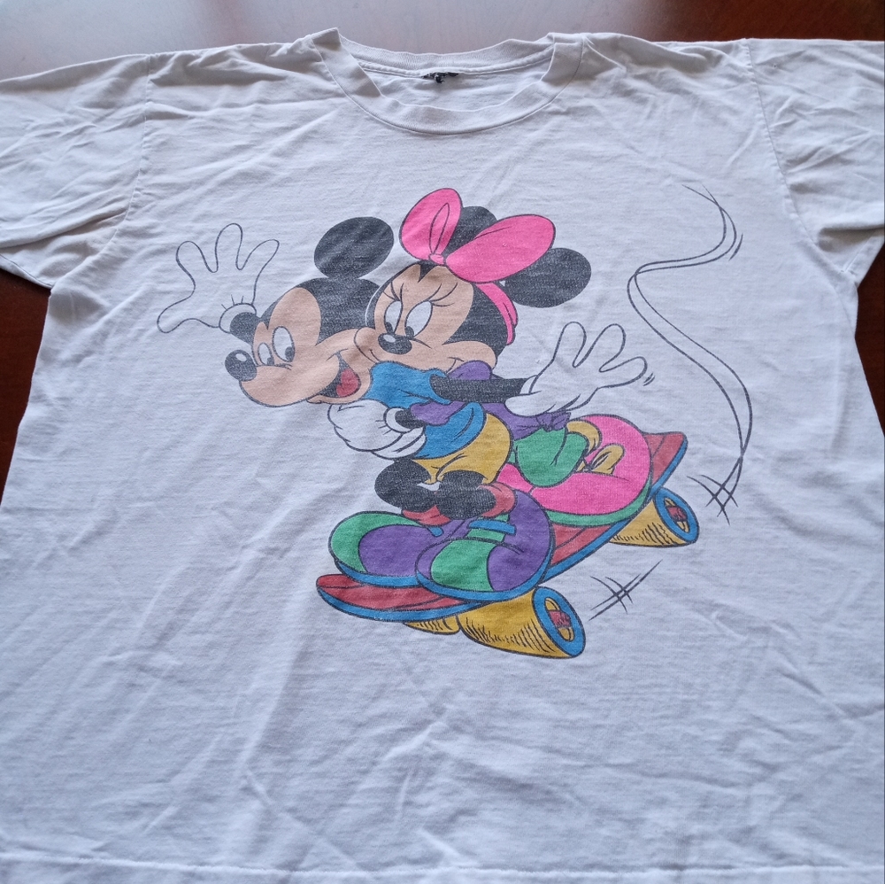 Vintage RARE 80s/90’s Disney Mickey And Minnie Single Stitch T-shirt